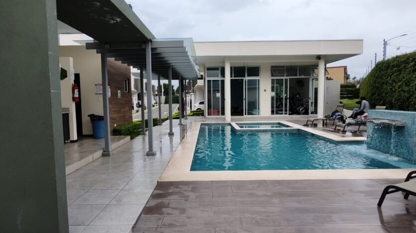 Venta casa Condominio en Tibás. $190000. 138m2.