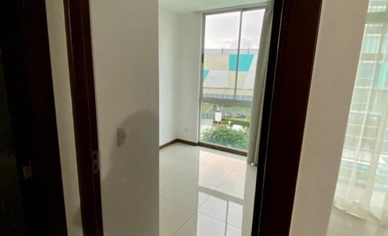 Venta apartamento en Bambú Eco Urbano San Sebastián. $135000. 2h. 2b. Parqueo.